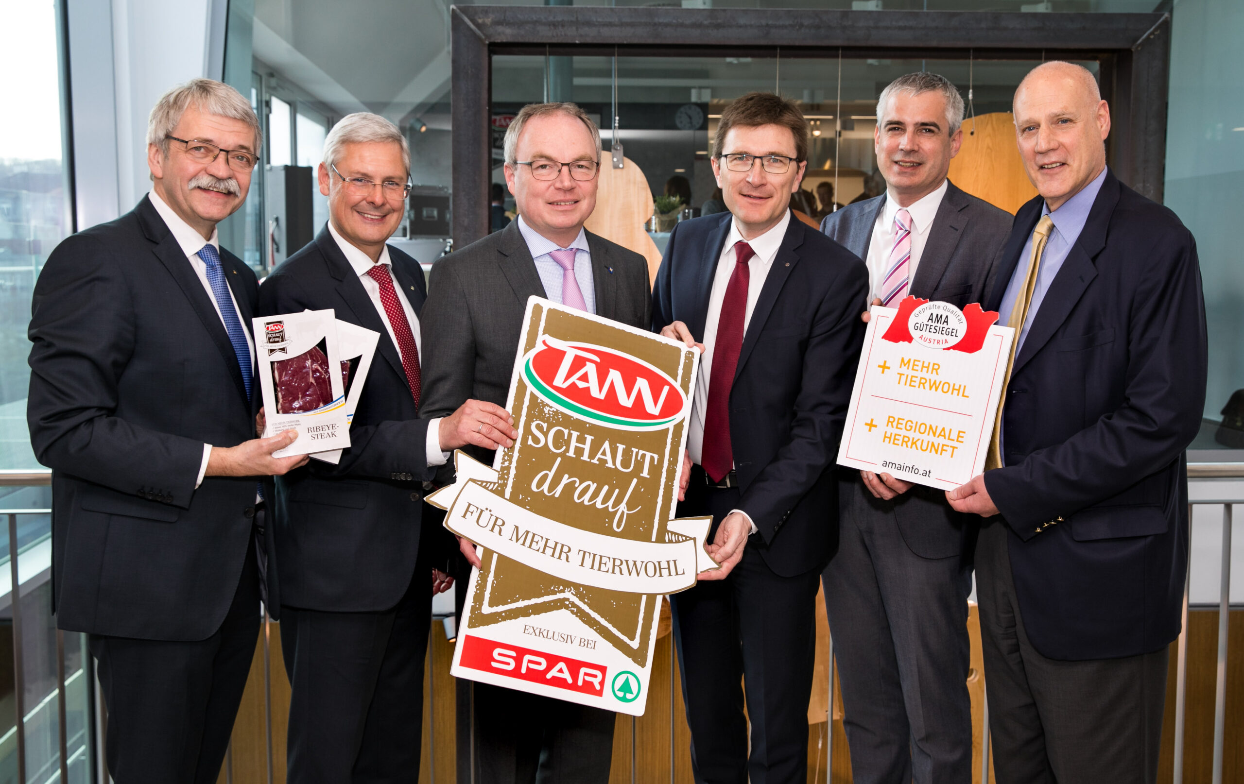 Spar weitet Tierwohlprogramm aus