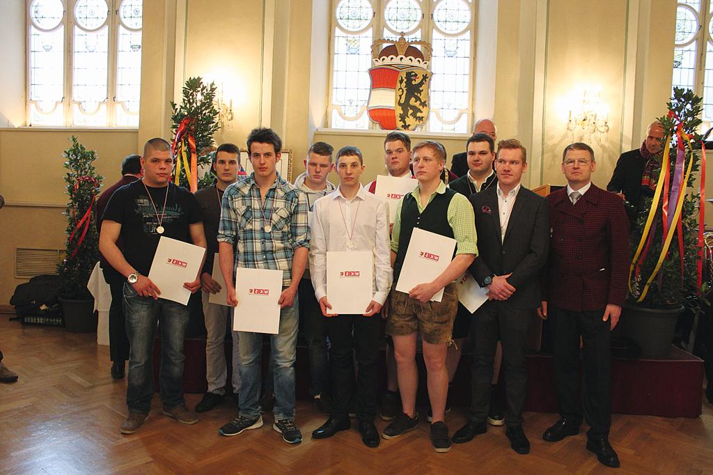 Von den Sünden freigesprochen: Metzgersprung ins kühle Nass