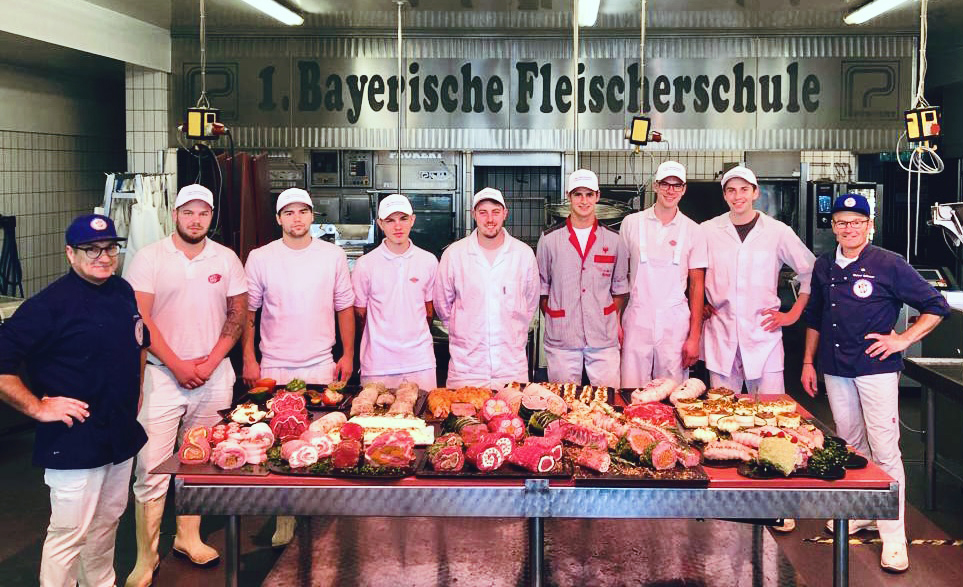 Rekordbeteiligung aus Österreich im Meisterkurs der 1. Bayerischen Fleischerschule in Landshut