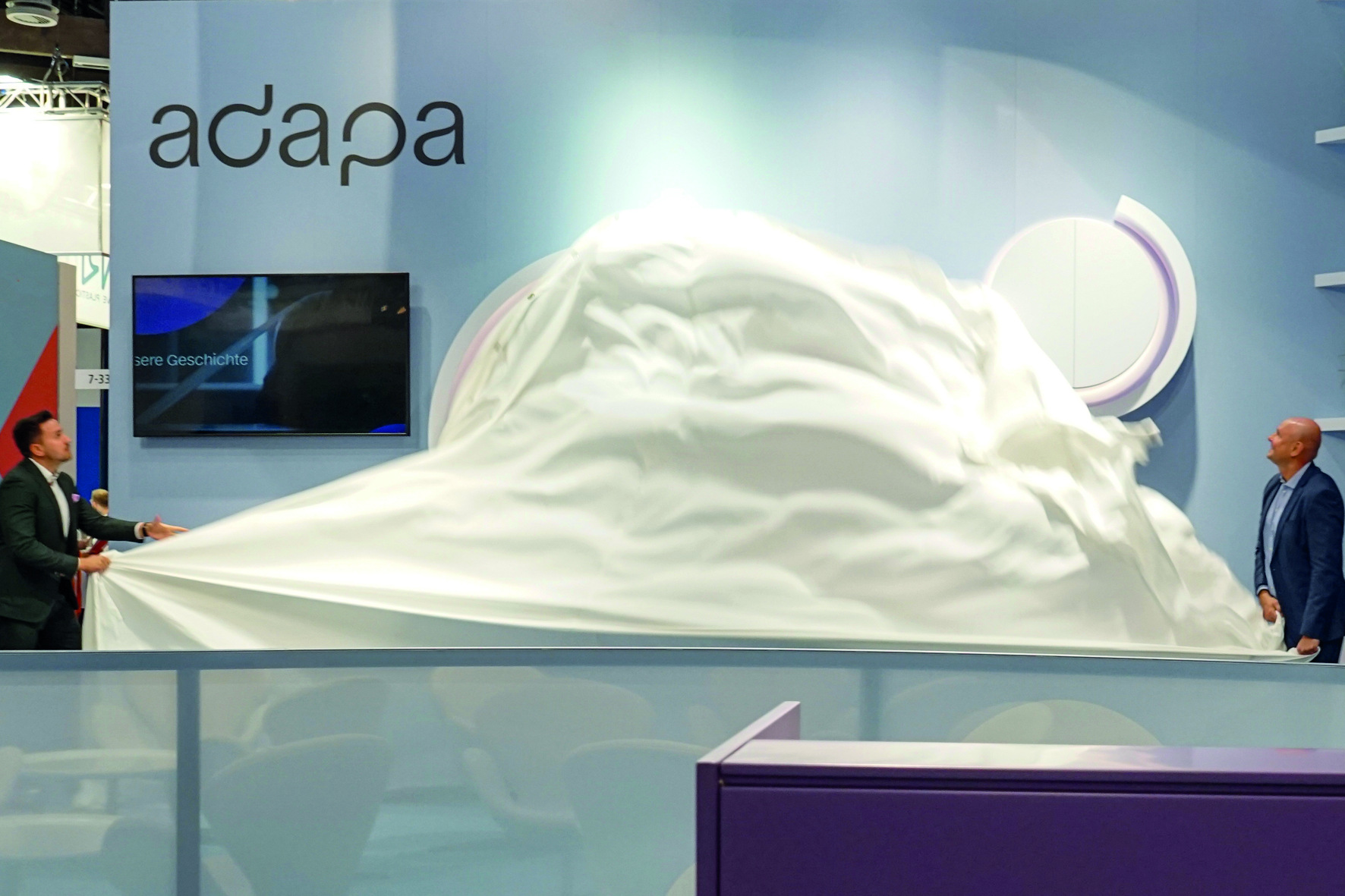 Neuer Name, neue Strategie: Aus Schur Flexibles wird adapa