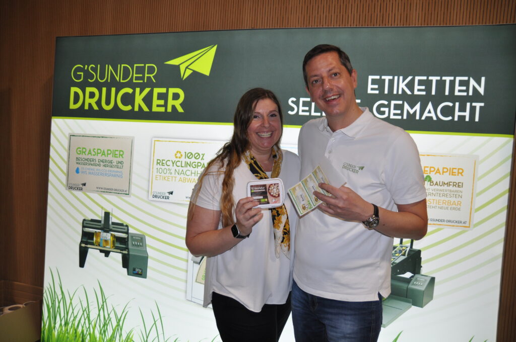 Bio-Etiketten und den „g’sunden Drucker“ präsentierten Michaela und Christoph Stadlmann den Messebesuchern in Wieselburg. ©HaRo