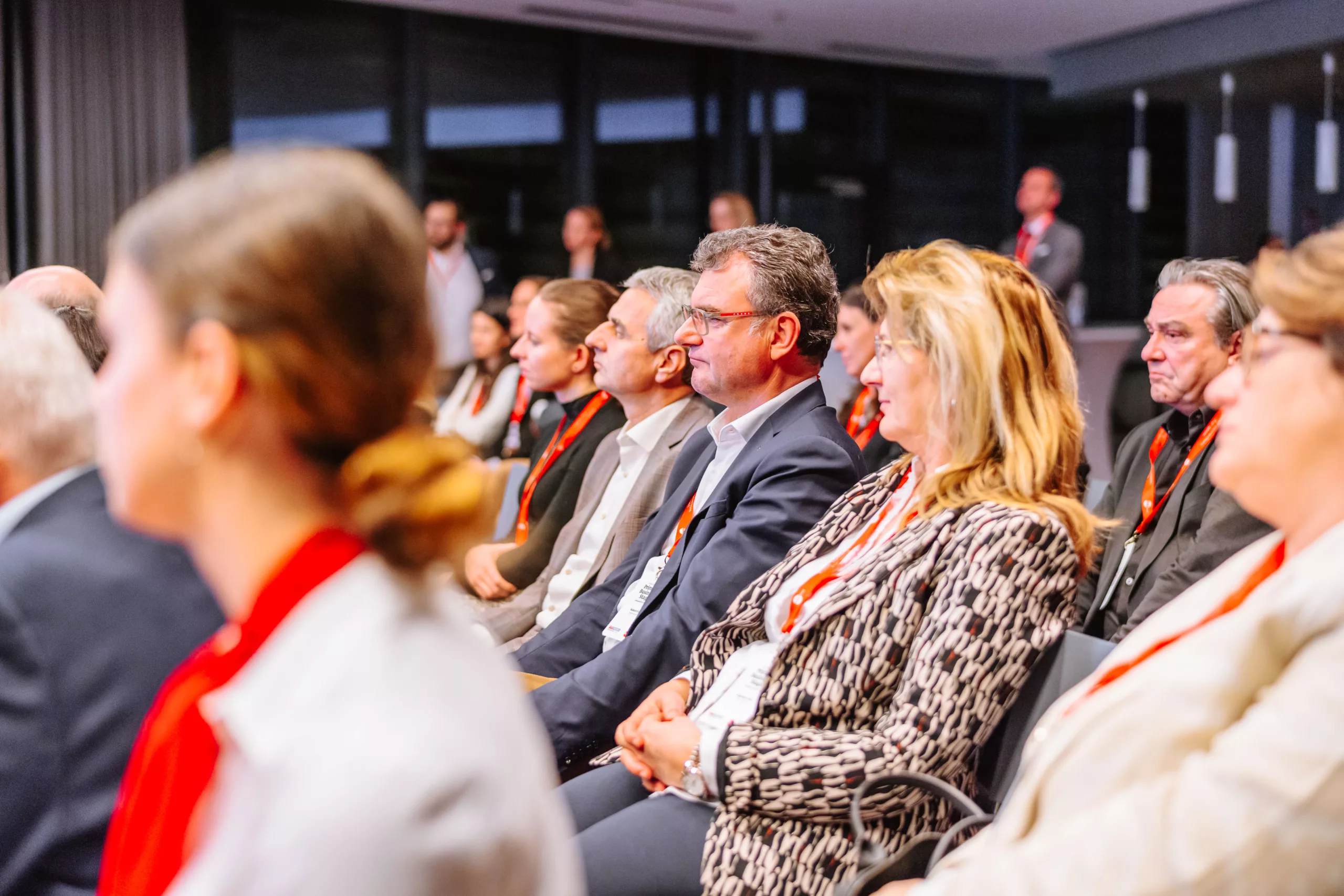 Beim Business Talk von Edenred in Graz kamen mehr als 60 steirische Unternehmer:innen zusammen. Beim anschließenden Networking wurde rege diskutiert.
