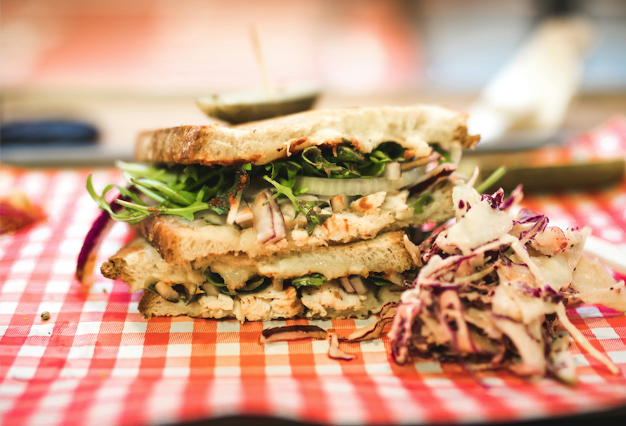 Food-Trend: Das Chopped Sandwich erobert TikTok und die Welt der Fleischerei-Snacks