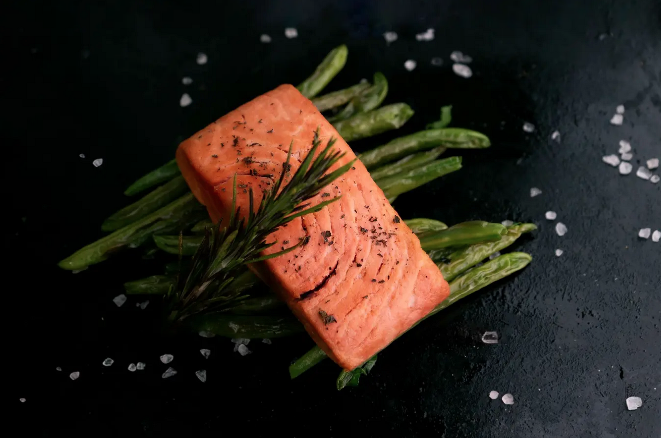 Neu in Wien: Additive Lebensmittelproduktion mit Pilz-Lachs startet – schon im Supermarkt erhältlich.