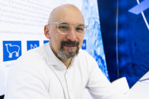 Martin Kink, Authorized Representative & Head of Division bei AAT Freezing (BT-Systems GmbH), präsentierte auf der IFFA modernste Schockgefriersysteme. Im Fokus: der flexibel erweiterbare Small BoxFreezer, ideal für wachsende Betriebe mit einem Durchsatz von 100 kg bis 2 t pro Stunde – schonend, effizient und voll kompatibel mit Industrie 4.0. © Matthias Wenger