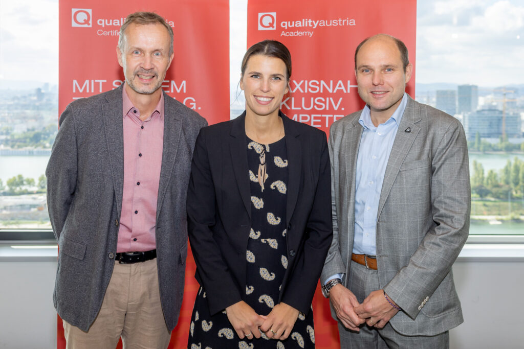 Univ. Prof. Thilo Hofmann, Department für Umweltgeowissenschaften, Universität Wien; Charlotte Neumair, Teamlead Circularity, Circular Analytics TK GmbH; Wolfgang Leger-Hillebrand, Leitung Branchenmanagement Lebensmittelsicherheit, Quality Austria Certification (Bild: A. Rauchenberger)