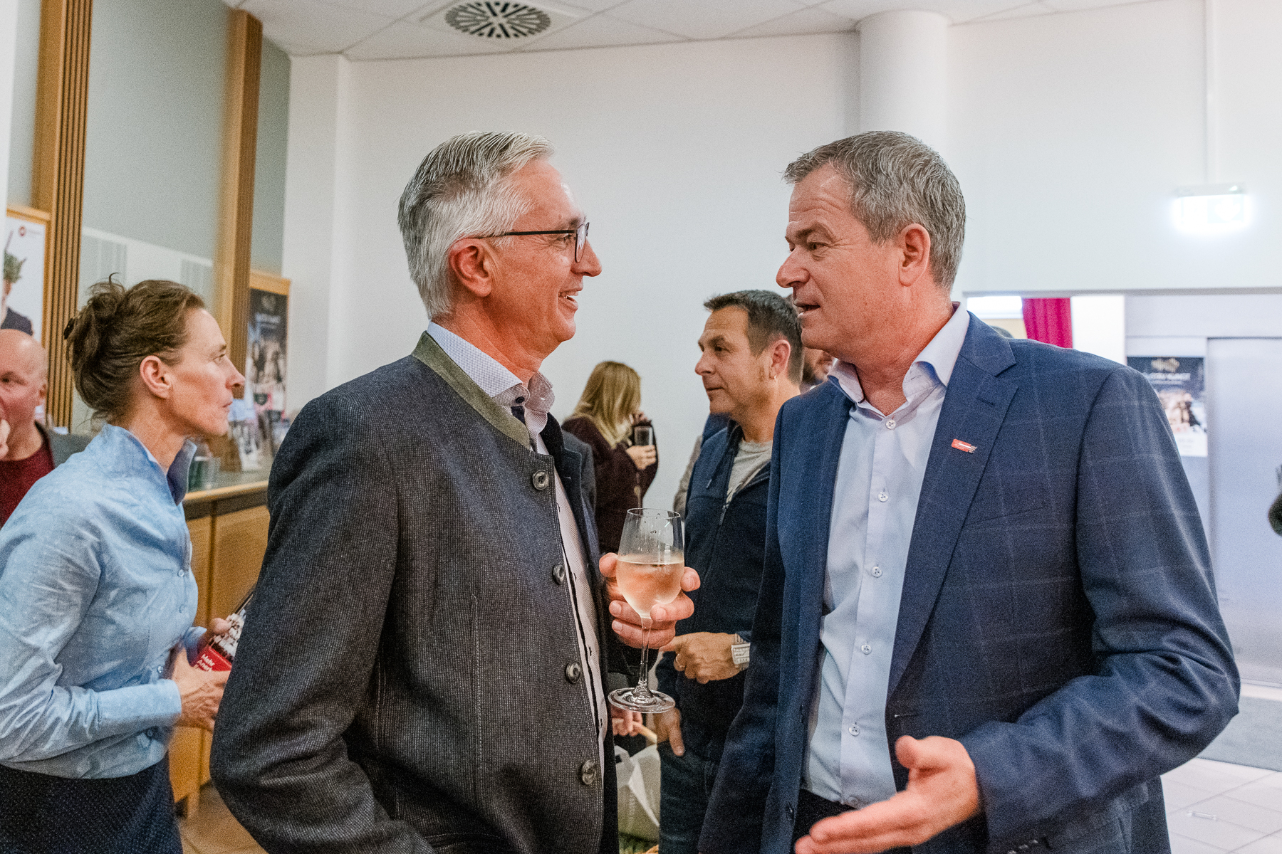 Michael Moser von Moser Wurst (Wieselburg) im Gespräch – er wurde mit beeindruckenden 16 Medaillen ausgezeichnet..© Michaela Habinger