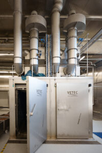 Die beiden Aeromat-Cross-Power- Kammern bilden das technische Herz der Hundejause-Produktion.© Henry Gasselich